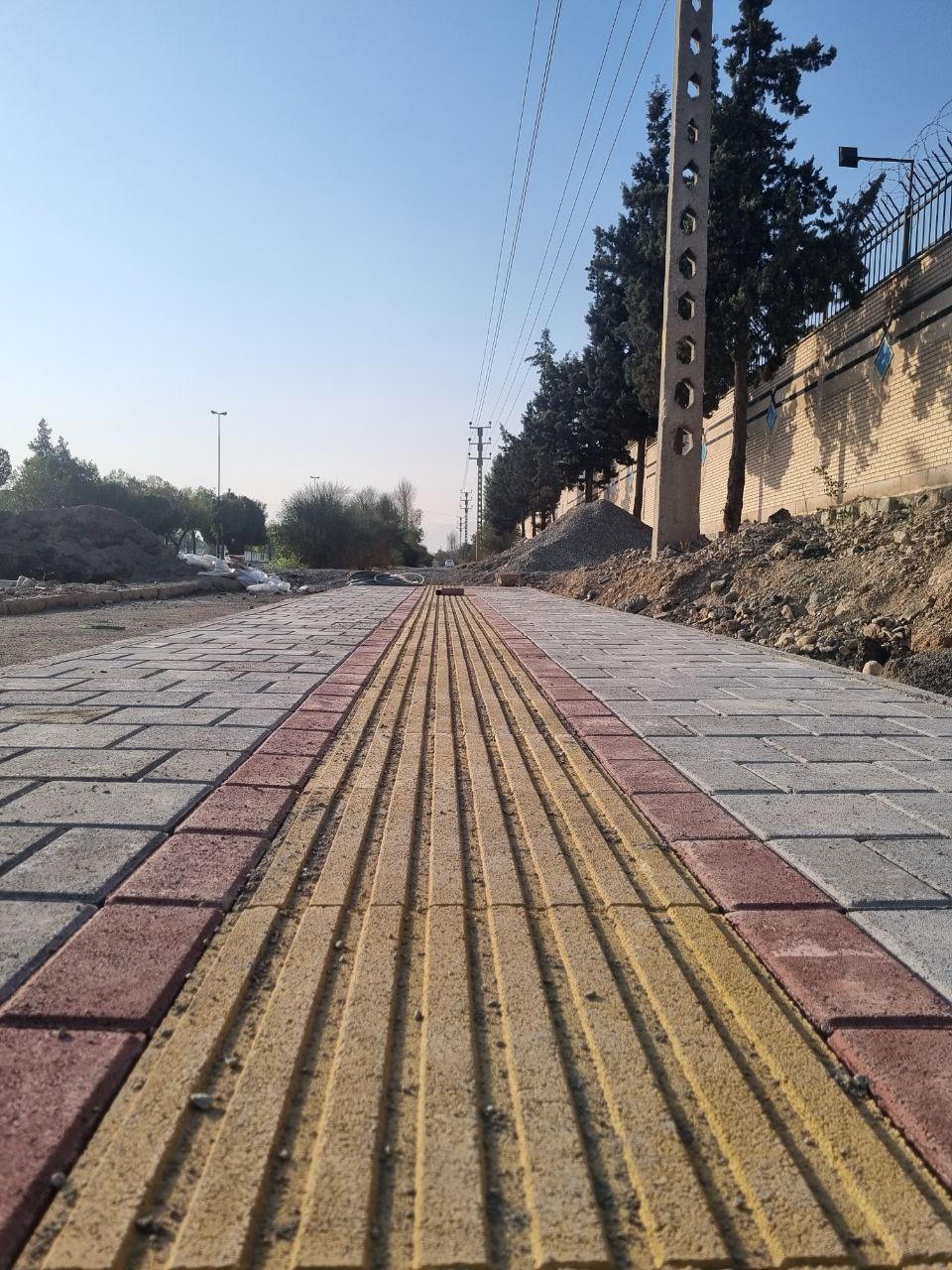 پروژه پیاده‌روسازی خیابان استادیوم آزادی