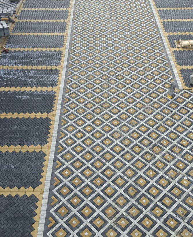 محوطه سازی پارکینگ با سنگفرش بتنی 10 شش سانت