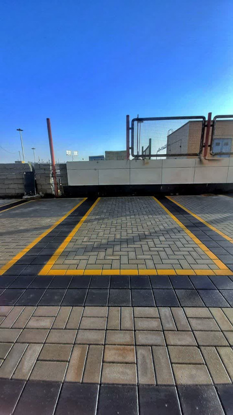 محوطه پارکینگ ساختمان اداری فرودگاه امام با کفپوش بتنی 10