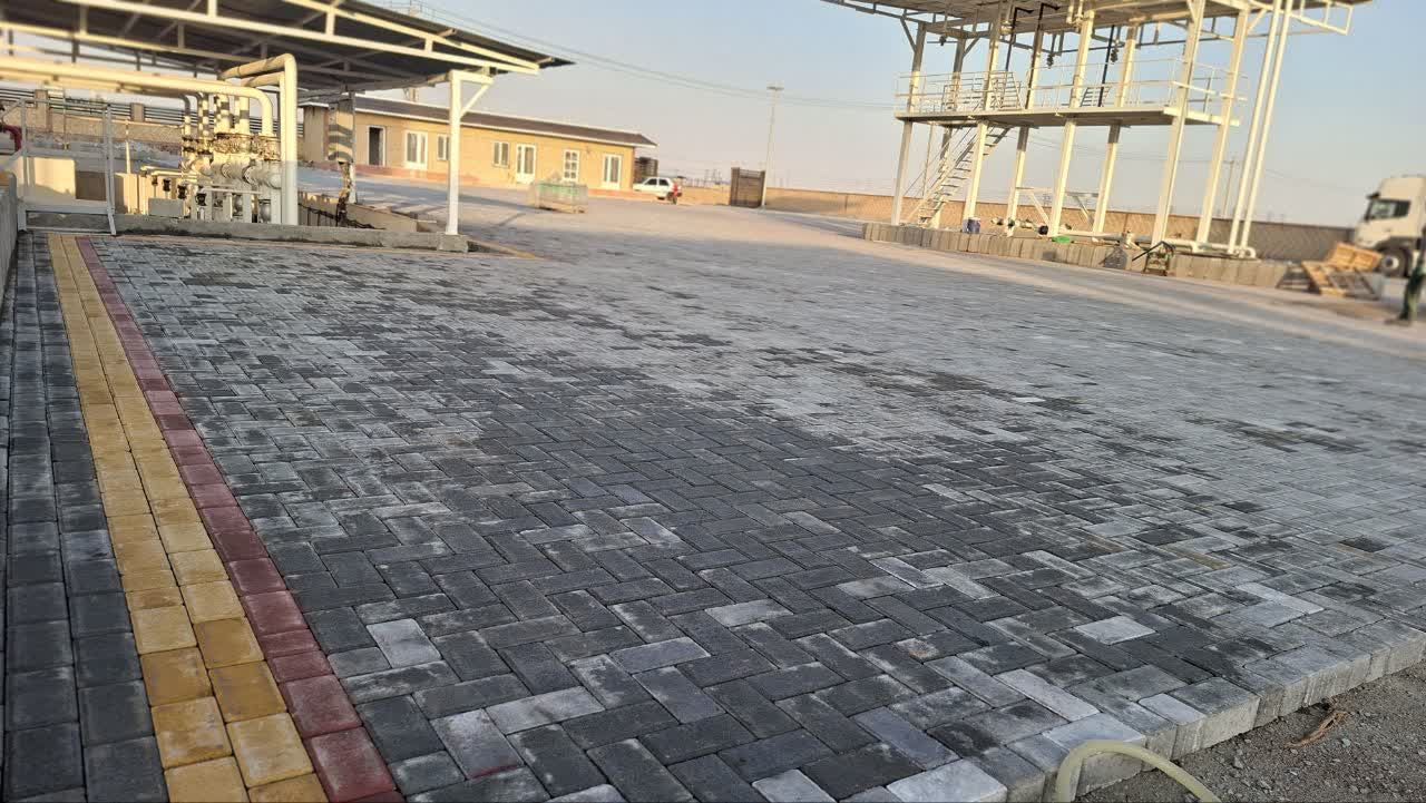 محوطه سازی و اجرای سنگفرش کارخانجات صنعتی