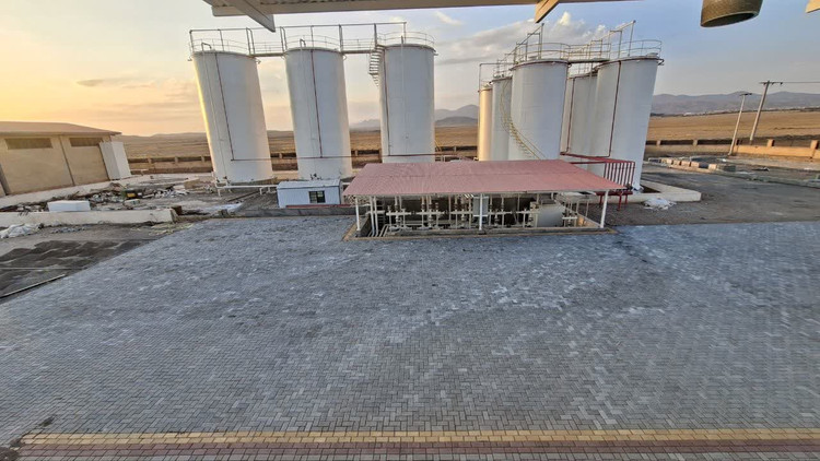 محوطه سازی و اجرای سنگفرش کارخانجات صنعتی